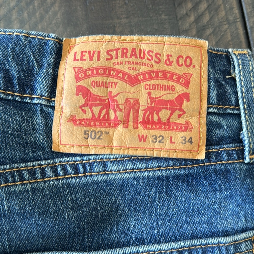 Men's Levi Strauss & Co. Blue Jeans. Size 32" W 34" L - Picture 16 of 16